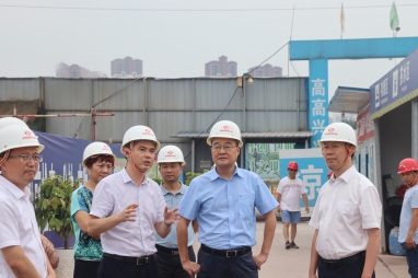 集團(tuán)公司董事長鄧華帶隊前往內(nèi)江市、隆昌市考察紡織、糧食儲運、撬裝加油等項目