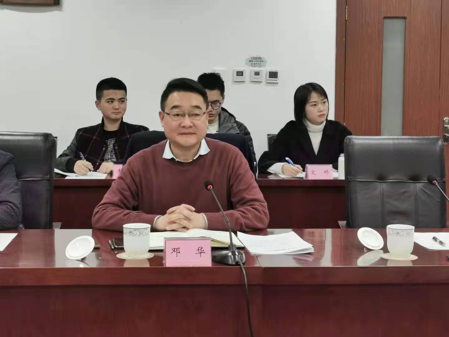 “省、市、縣三級(jí)聯(lián)動(dòng)，多方齊力推動(dòng)達(dá)州苧麻產(chǎn)業(yè)發(fā)展”。