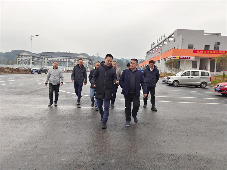 省供投集團紀委書記、監(jiān)事會副主席吳德貴率隊赴四川供銷西南冷鏈物流基地調研指導