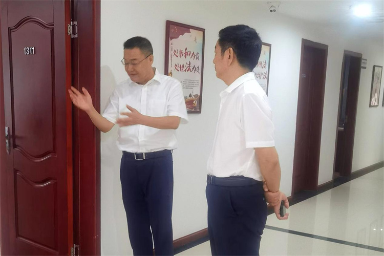 省供銷社黨組成員、機關黨委書記李先明帶隊檢查指導棉麻集團安全生產工作